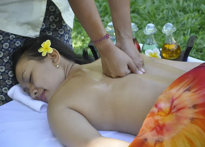 Taman Surgawi & リゾート 4*