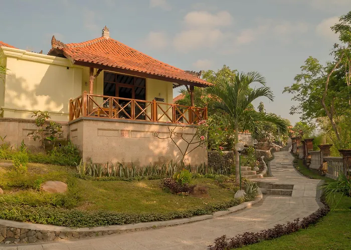 Taman Surgawi & リゾート 4*