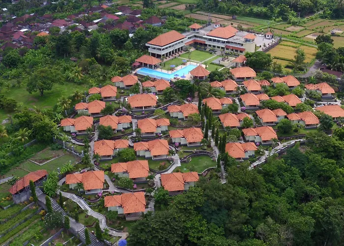 Taman Surgawi & リゾート 4*